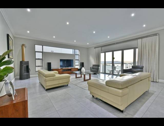 4 BEDROOM HOUSE FOR SALE IN EYE OF AFRICA